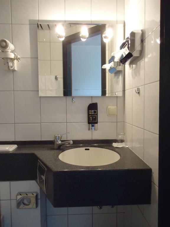 Hotel Schweizer Hof Halle  Oda fotoğraf