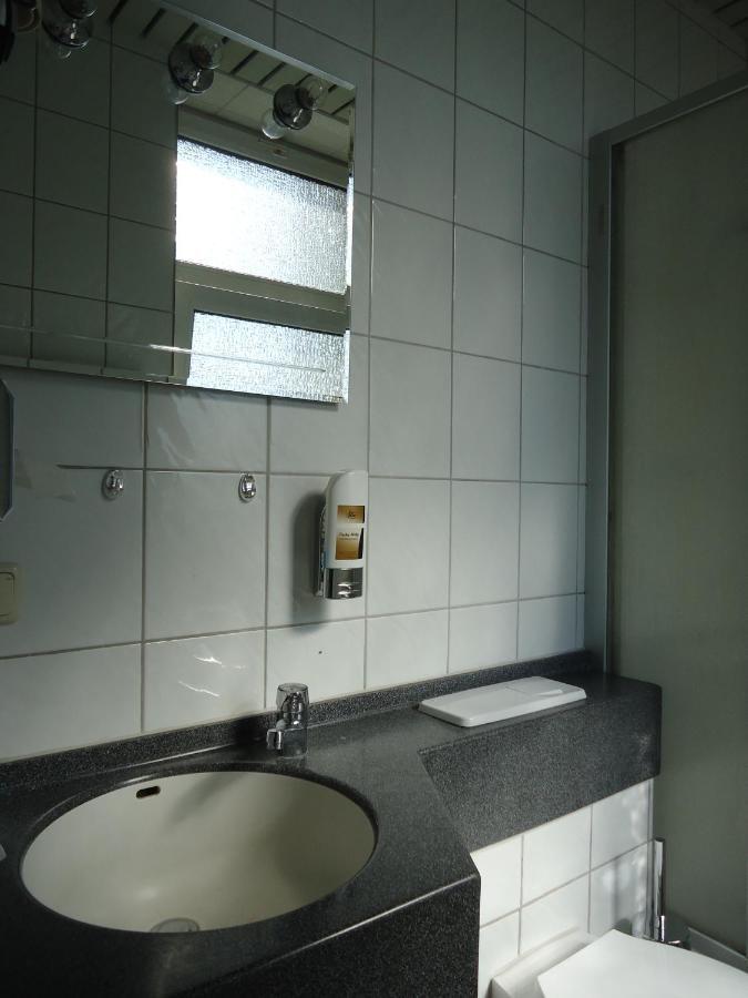 Hotel Schweizer Hof Halle  Oda fotoğraf